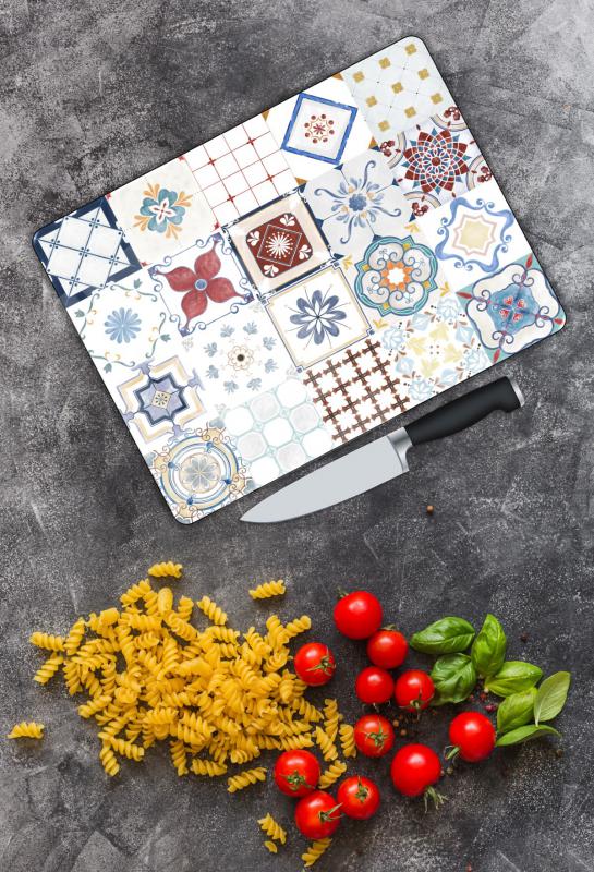 Minimal Desen Cam Kesme Tablası