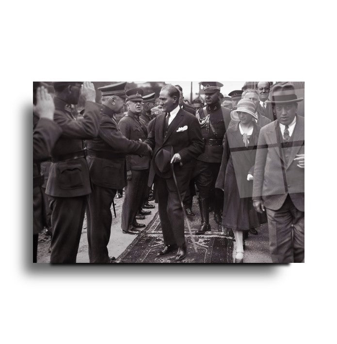 Atatürk Cam Tablo
