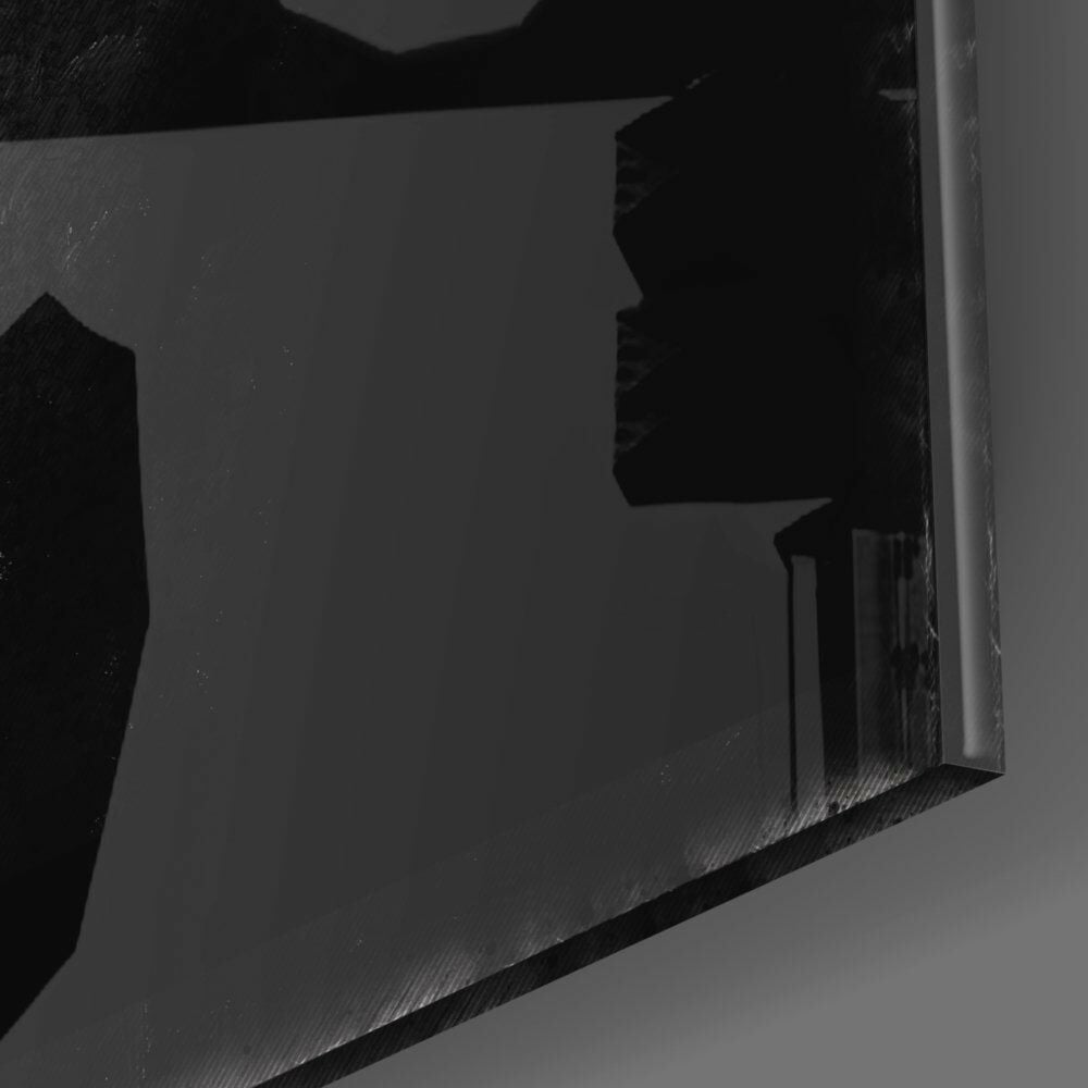 Kadın ve Kırmızı Cam Tablo