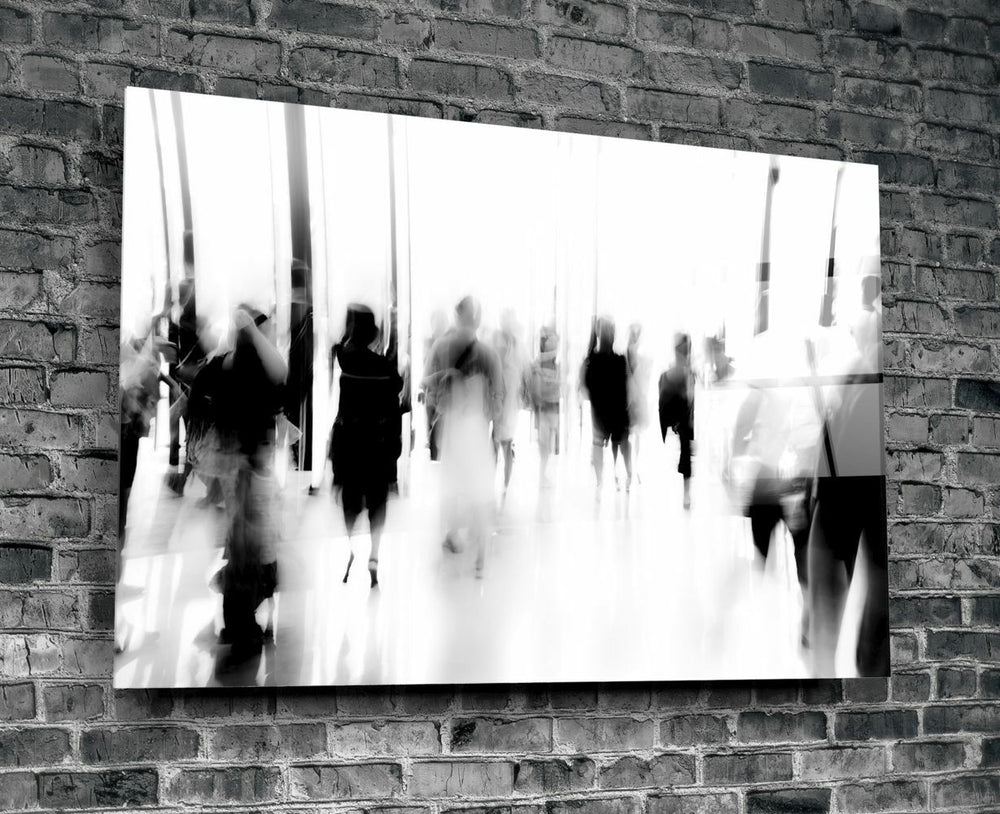 Kalabalıklar İçinde Cam Tablo