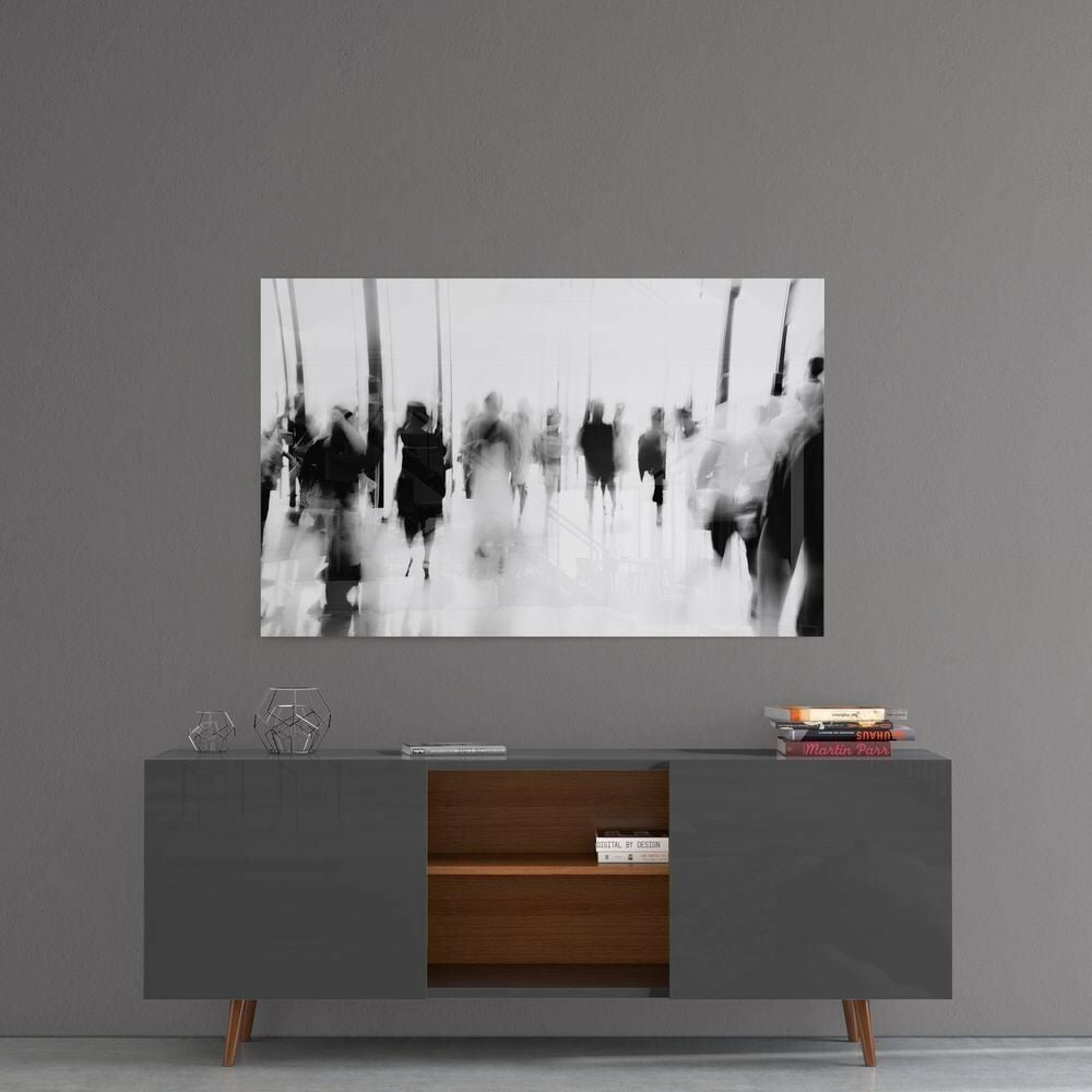 Kalabalıklar İçinde Cam Tablo