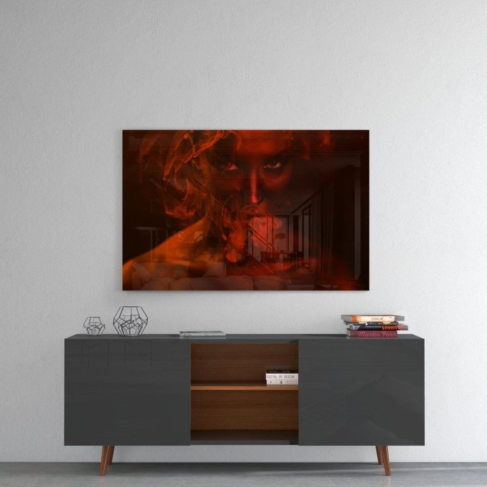 Kırmızı Duman ve Kadın Cam Tablo