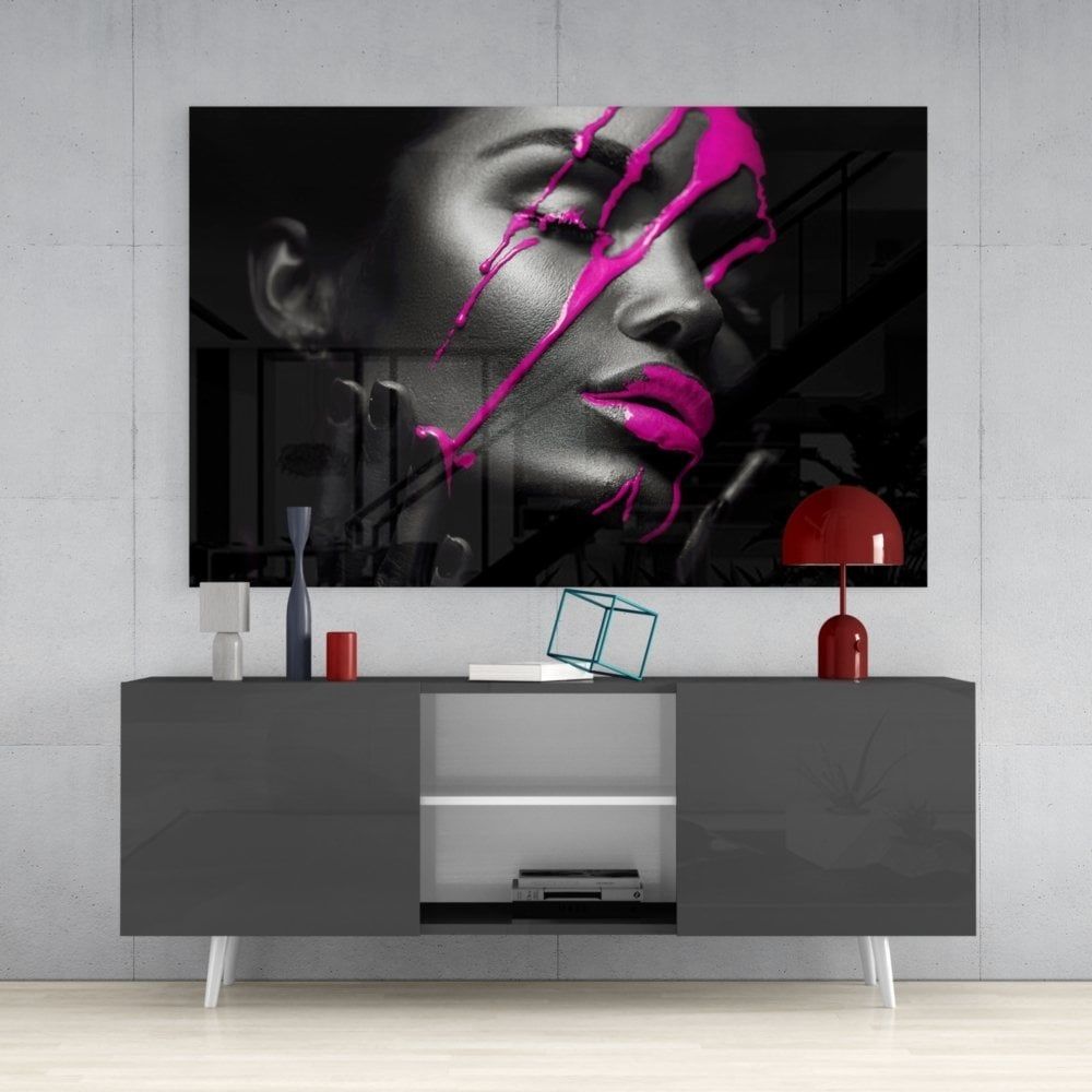 Pembe Kadın Cam Tablo