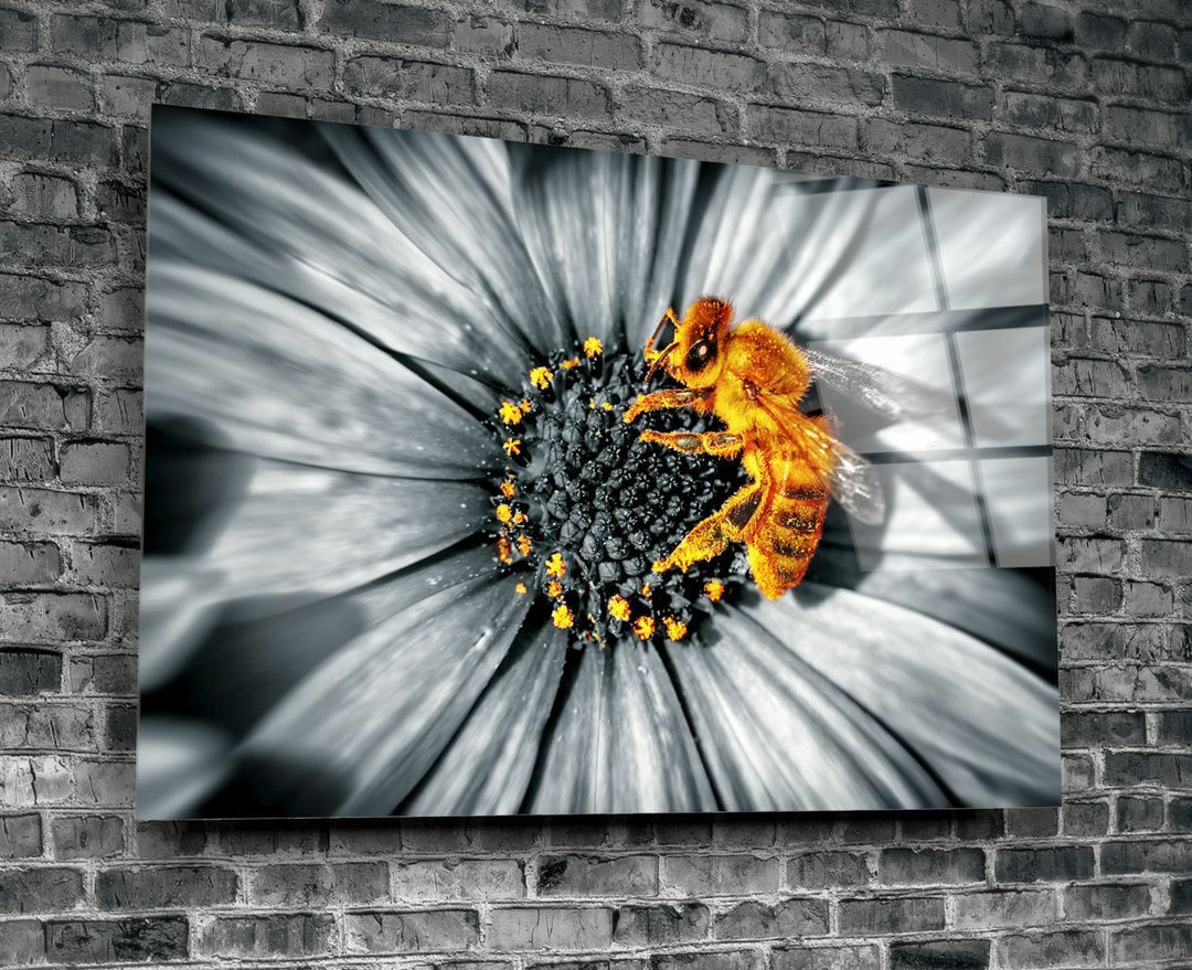 Polen Taşıyan Arı Cam Tablo No:1051