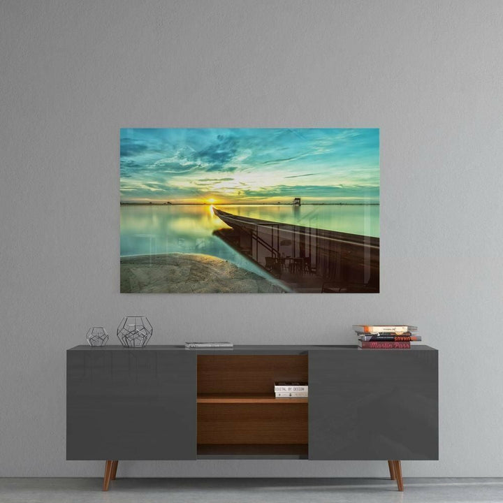 Sahilde Kayık ve Gün Batımı Cam Tablo