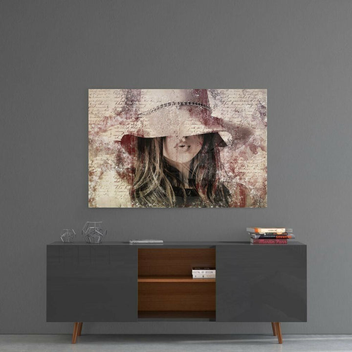 Şapkalı Kız Retro Cam Tablo