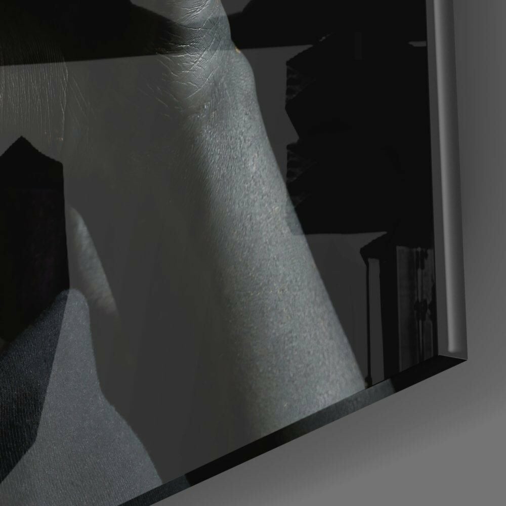 Sessiz Kadın Cam Tablo