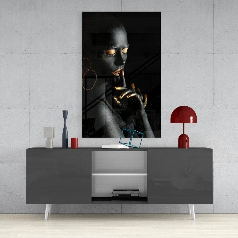 Sessiz Kadın Cam Tablo