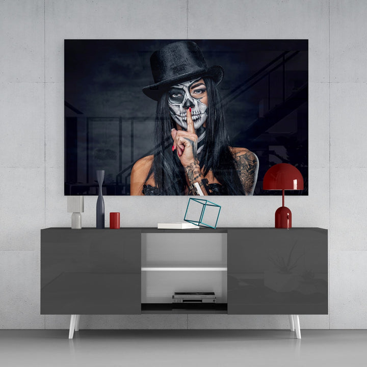 Sessiz Ol Kurukafa Kadın Cam Tablo