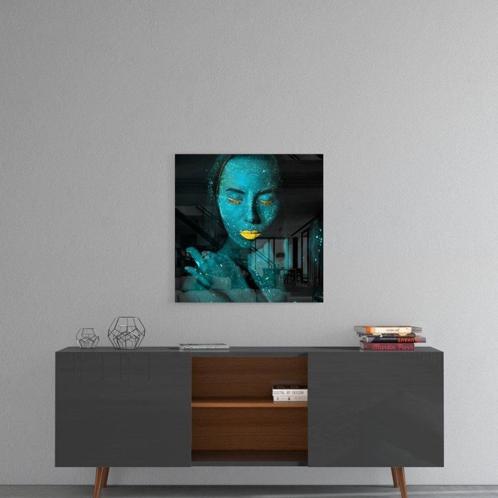 Zümrüt Kadın Cam Tablo