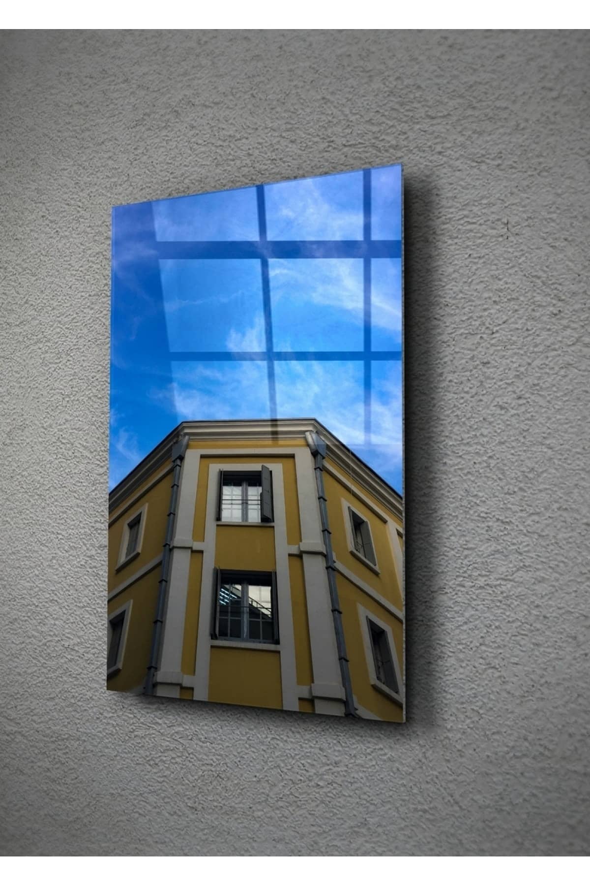 Gökyüzüyle Buluşan Apartman Cam Tablo