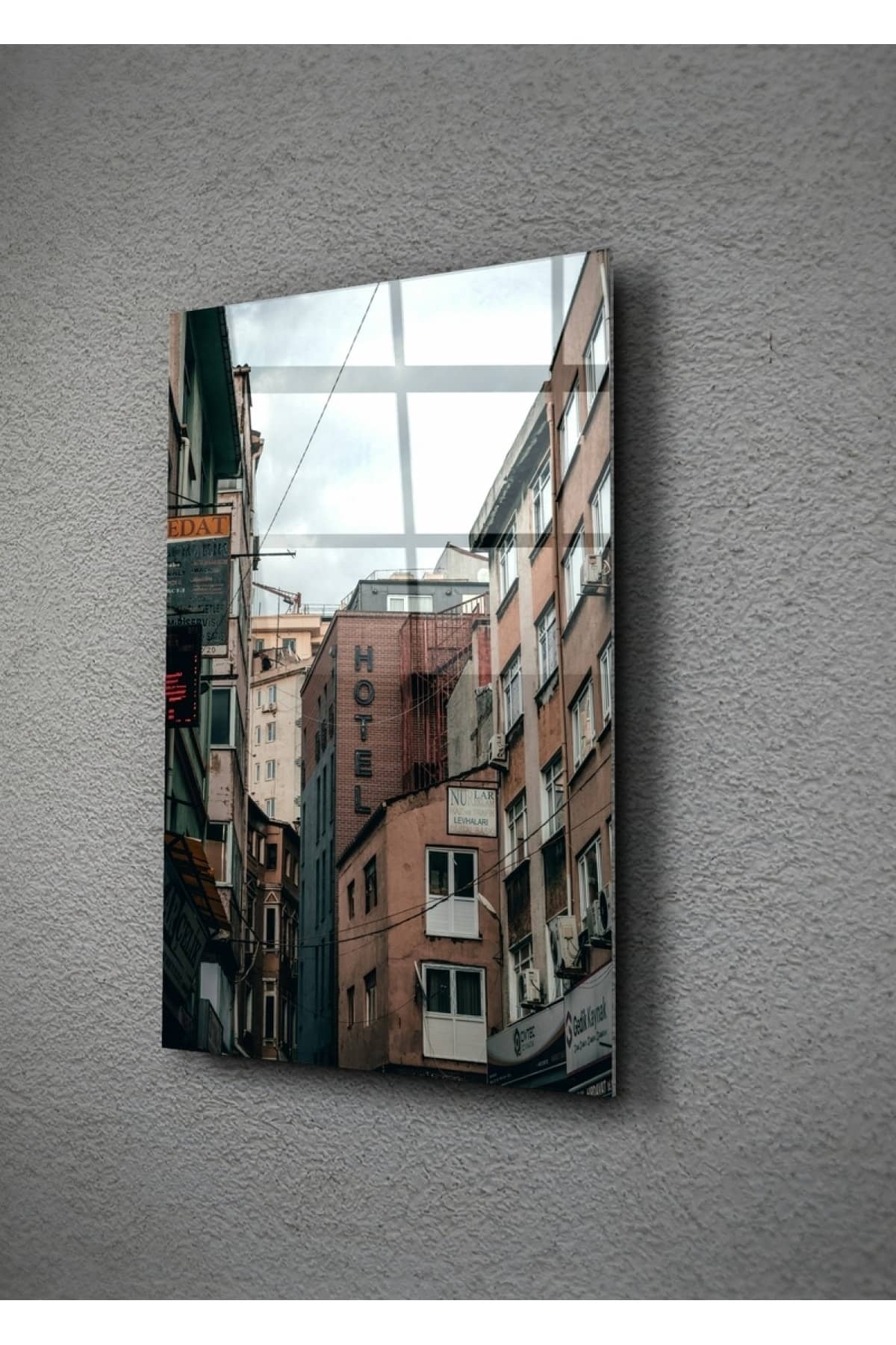 Istanbul Apartmanları Cam Tablo