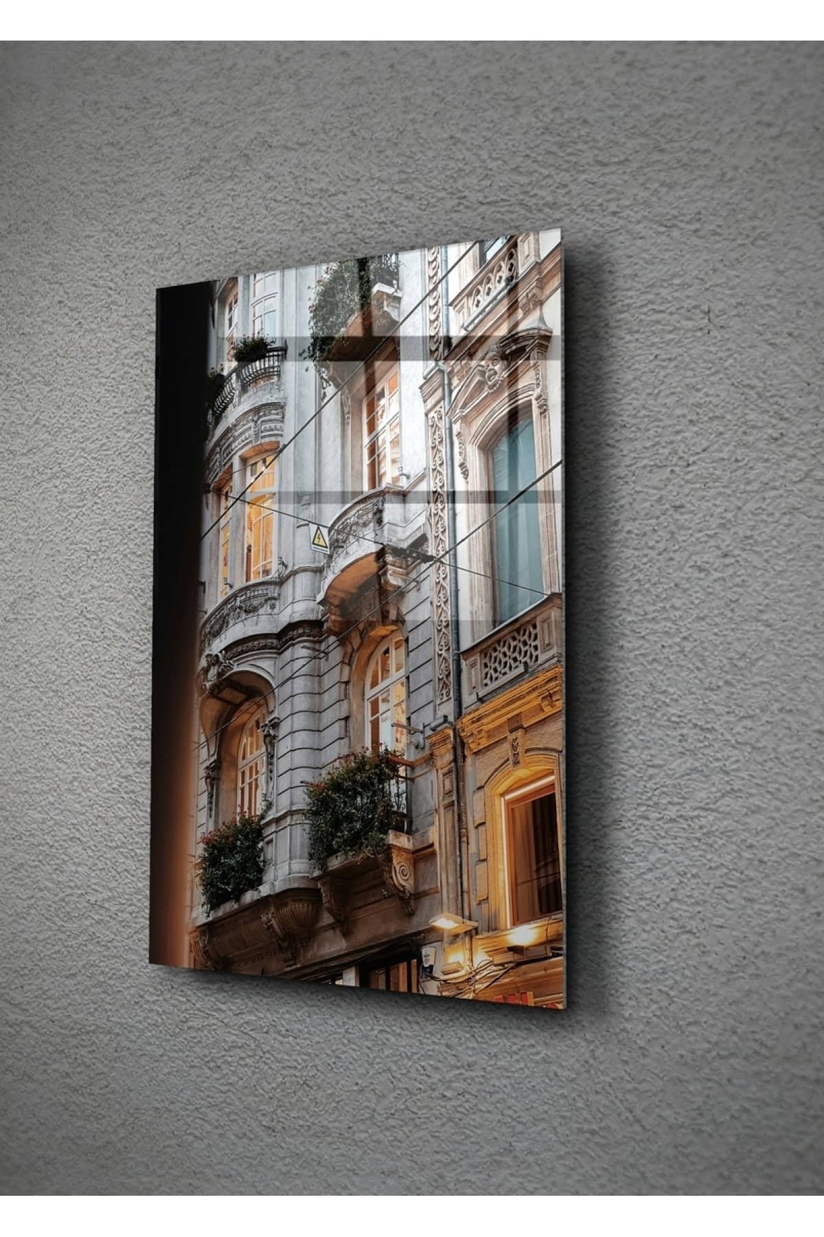 Apartmanın Balkonları Cam Tablo