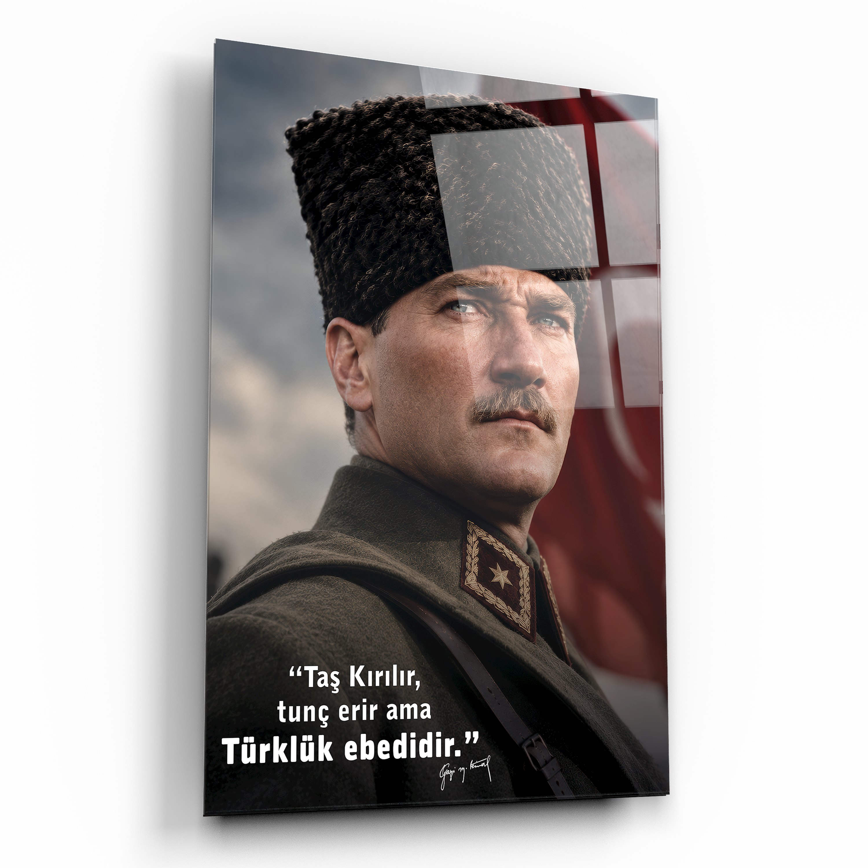 Atatürk Cam Tablo - "Türklük Ebedidir" Sözlü Kalpaklı Portre