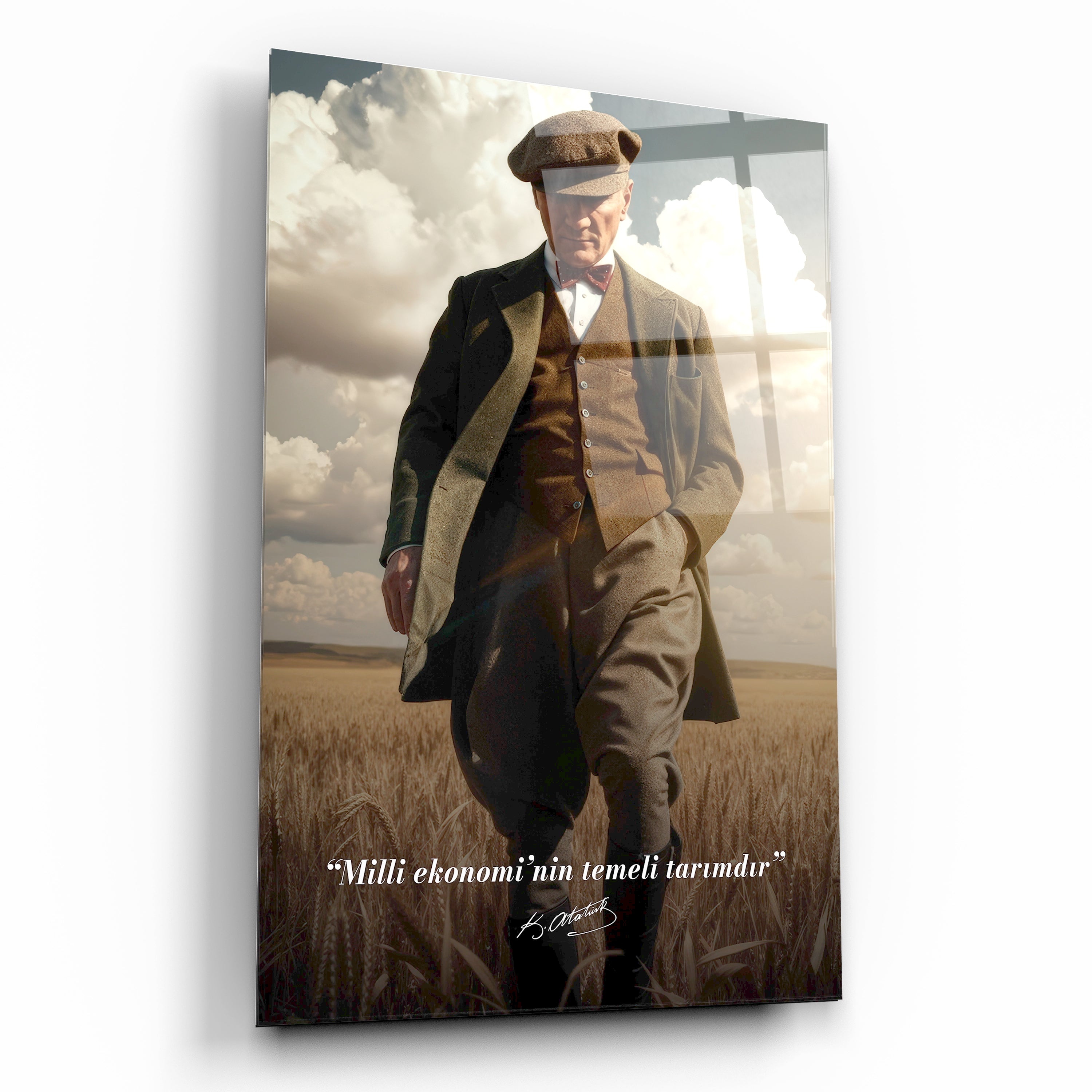 Atatürk Cam Tablo - "Milli Ekonominin Temeli Tarımdır" Sözlü Kasketli Portre