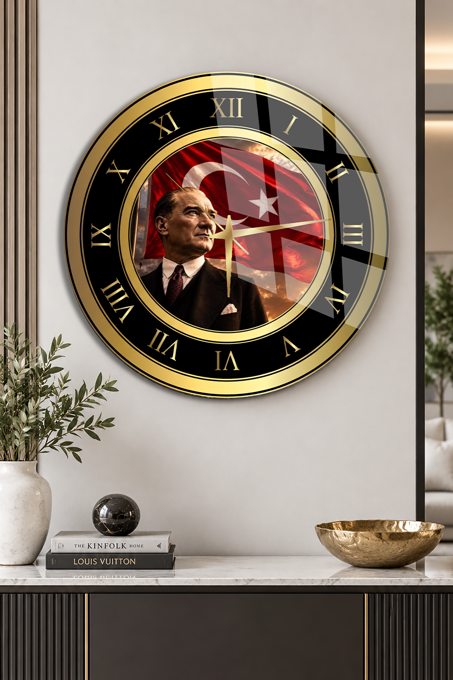 YUVARLAK KIRILMAZ CAM DUVAR SAATİ, HEM TABLO HEM SAAT ATATÜRK RENKLİ PORTRE BAYRAKLI EV OFİS HEDİYESİ
